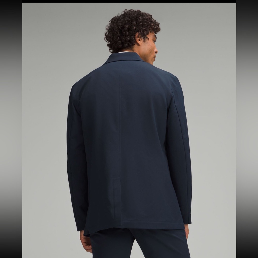 Lululemon - New venture button front blazer - Picture 4 of 16